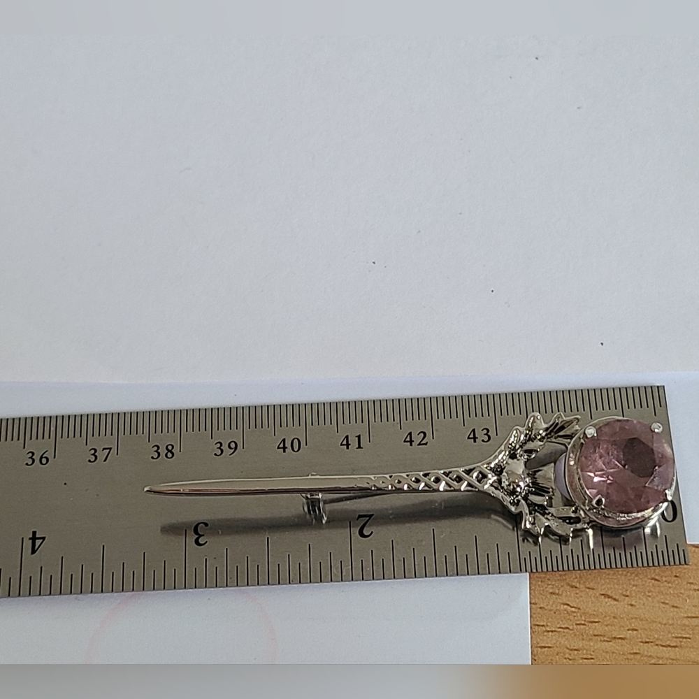Vintage Silver Tone Pink Amethyst Glass Scottish Thistle Sword Kilt Brooch Pin - Picture 11 of 12